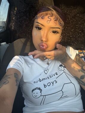 Meet your Posher, Tiara